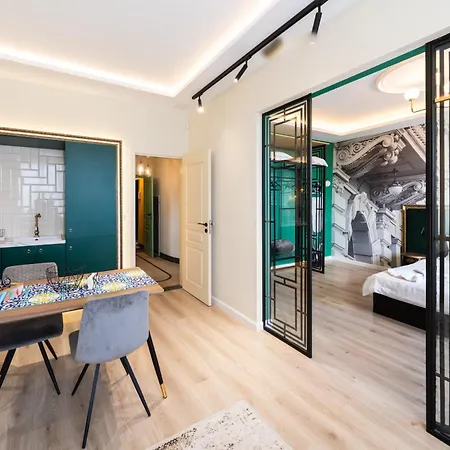 Apartamento Heart Of The Center, 2bedroom View Lux